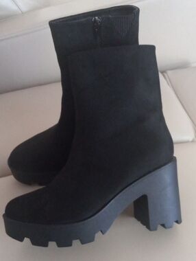 Women’s Black Chunky Platform Ankle Boots Size 7M